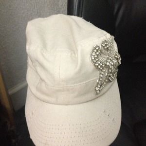 Women's off white baseball cap with bling.