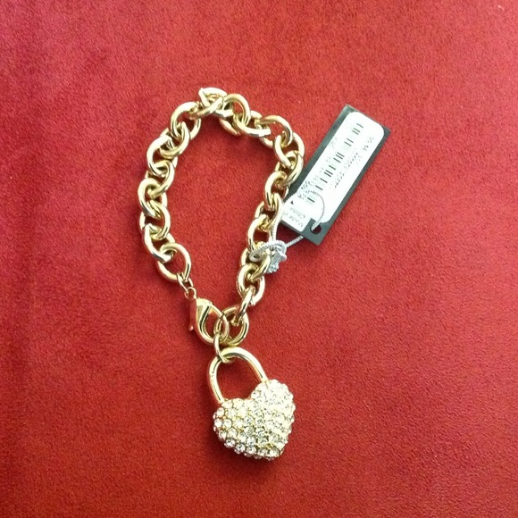 ❗️ SOLD IN A BUNDLE❗️ - Picture 2 of 4