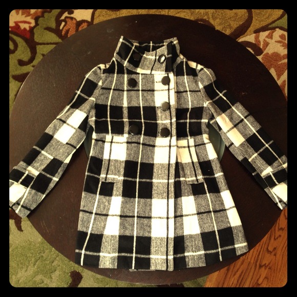 Pretty Black and white coat