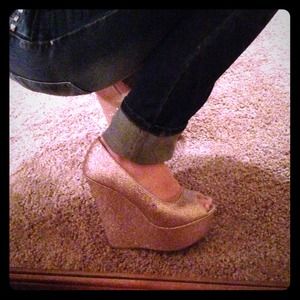 Gold sparky wedges. NWOT