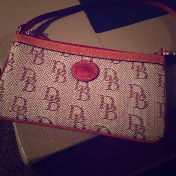 D&B bigger sized wristlet