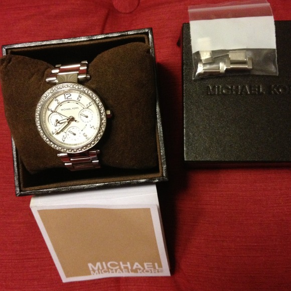 🌟SOLD :)❤AUTHENTIC MICHAEL KORS PARKER CRYSTAL🌟