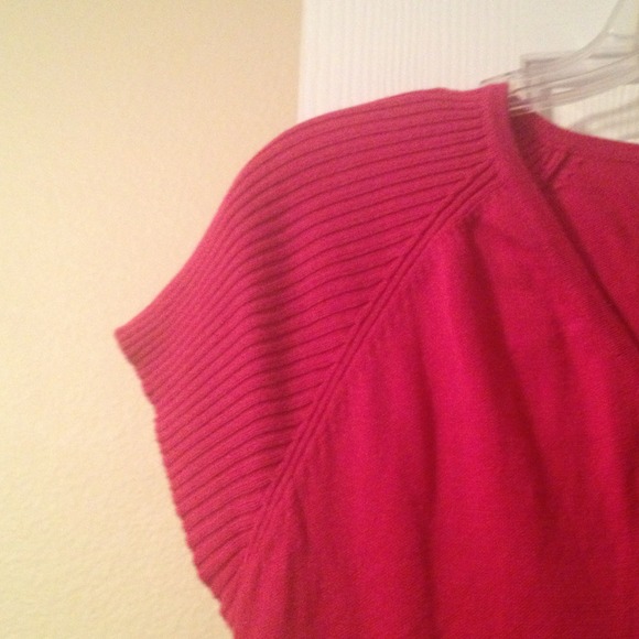 Pink top - Picture 3 of 4