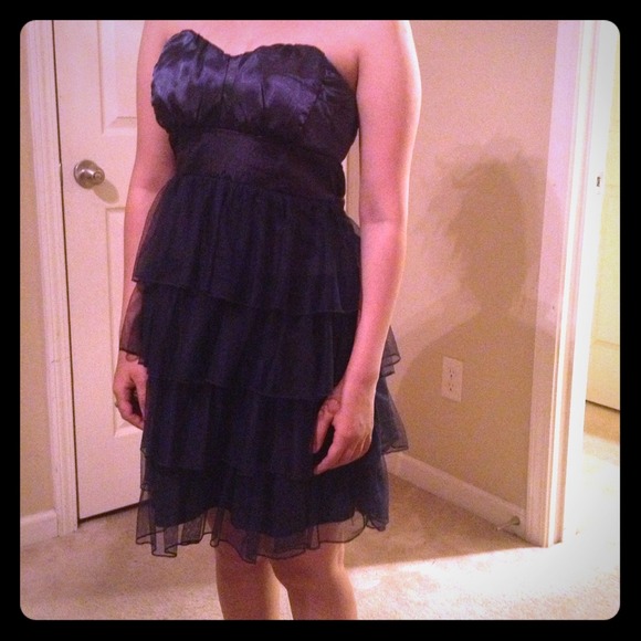 Size is too big , worn once or maybe twice. - Picture 1 of 1