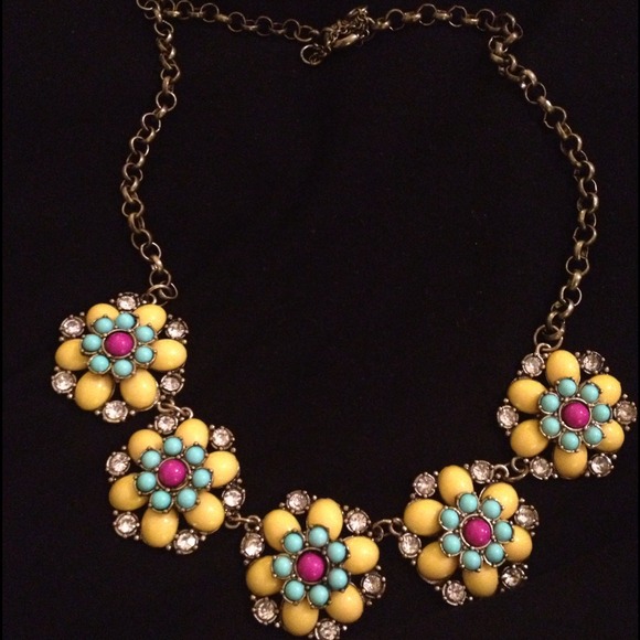 ☆☆☆☆SOLD☆☆☆Flower statement necklace