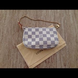 Louis Vuitton Damier Azur pochette