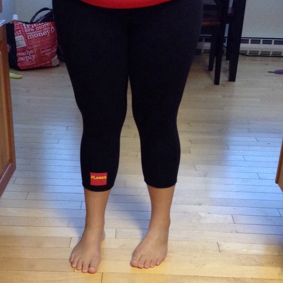 BRAND NEW ZAGGORA CAPRI FLARES