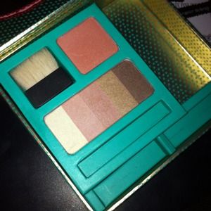 Benefit Her Name Was Glowla palette