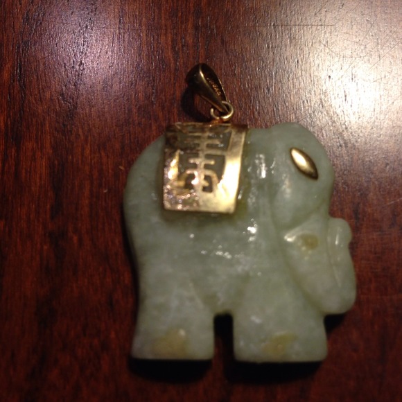 Jade  and 14K Gold Elephant pendent !