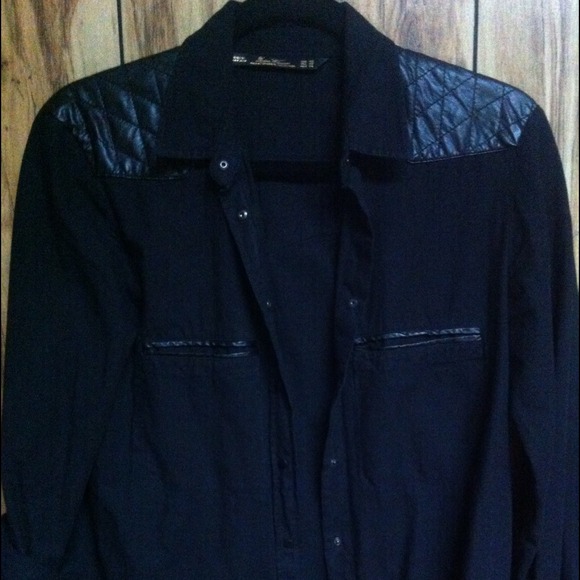 SOLDDD❗ Zara Blouse Button Down XS