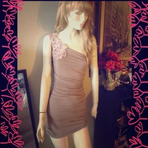 Pretty little dress🌸