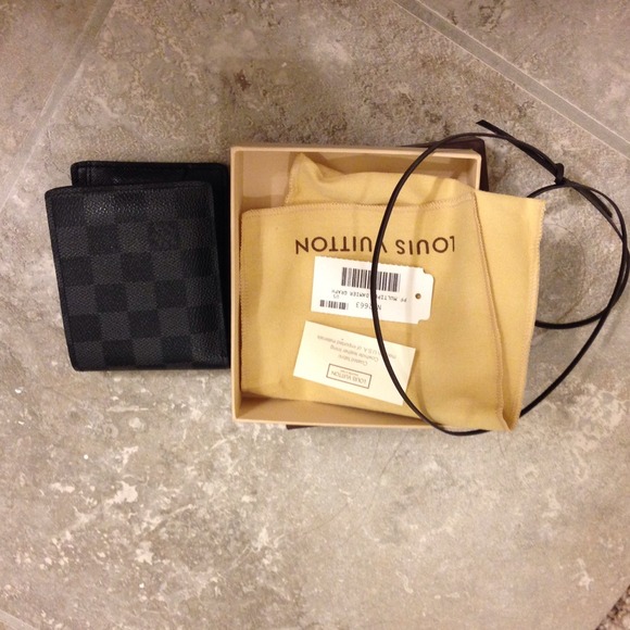 Louis Vuitton Wallet Damier Graph - Picture 4 of 4