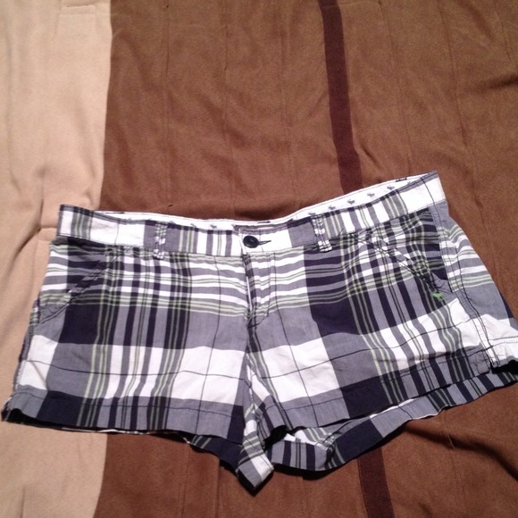 A&F plaid shorts