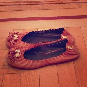 Tory Burch tan leather flats with tassels SIZE 7.5