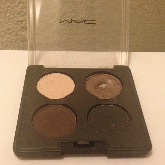 🚫SOLD🚫MAC Smoking Eyes Shadow Palette