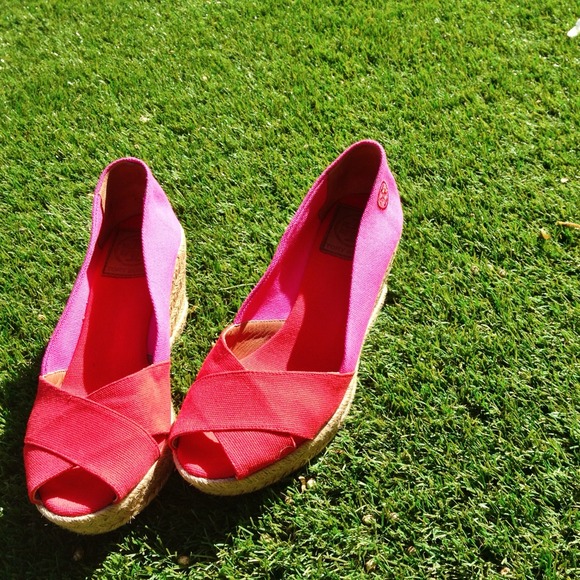 SOLD!!! Tory Burch Pink Wedges - Picture 2 of 4