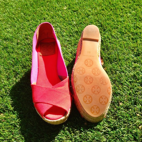 SOLD!!! Tory Burch Pink Wedges - Picture 3 of 4