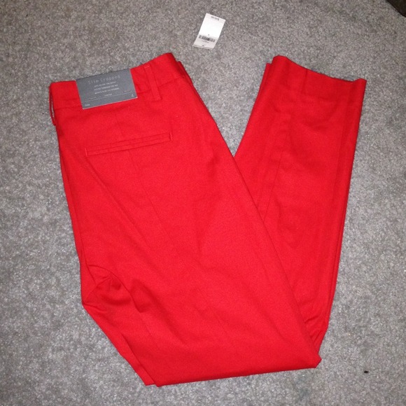 NWT!! GAP red slim cropped pants!!