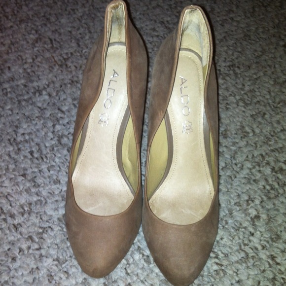 Aldo suede tan shoes