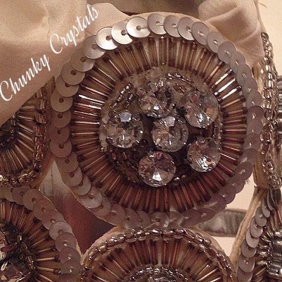 Beautiful white fabric-covered heels - Picture 2 of 4