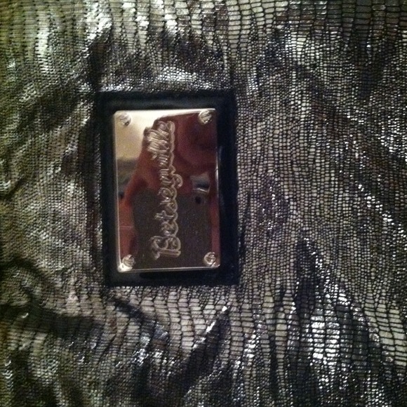 metalic betsy johnson purse!!💕 - Picture 2 of 3