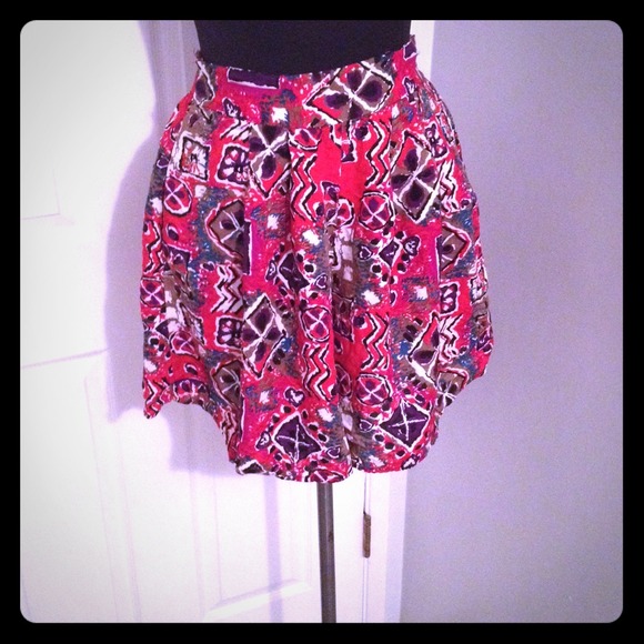 High waisted loose shorts.