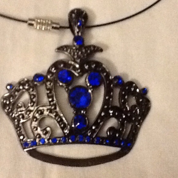 ❤️BEAUTIFUL QUEEN CHOKER NECKLACE❤️