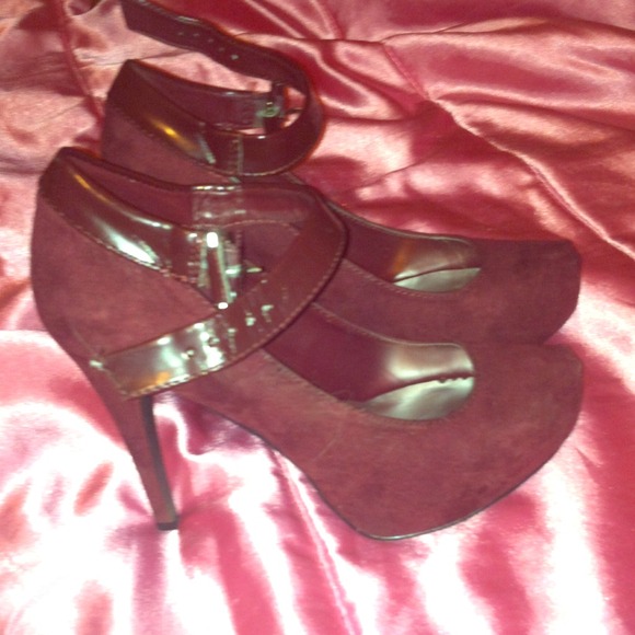 Burgundy Baby Doll Pumps !