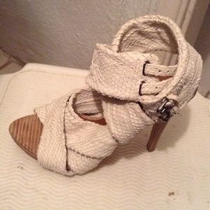 ZARA cream strappy sandal USA 7.5 EUR 38