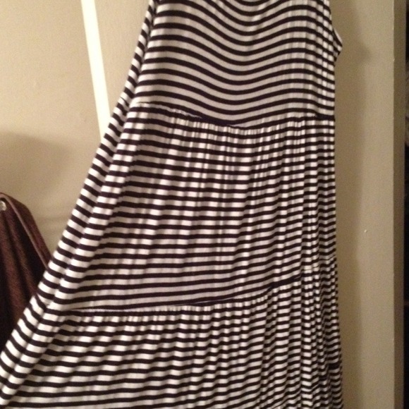 ❌SOLD IN BUNDLE❌Navy blue and white tank sundress