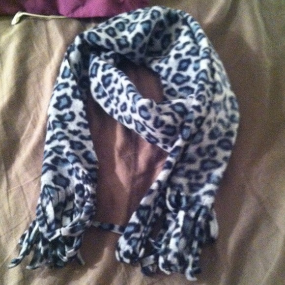 blue cheeta print scarf - Picture 1 of 1