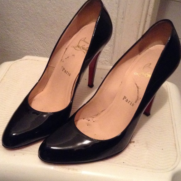 Louboutin Décolleté Reserved for LadyFire495