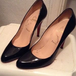 Louboutin Décolleté Reserved for LadyFire495