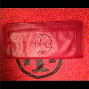 Tory burch clutch