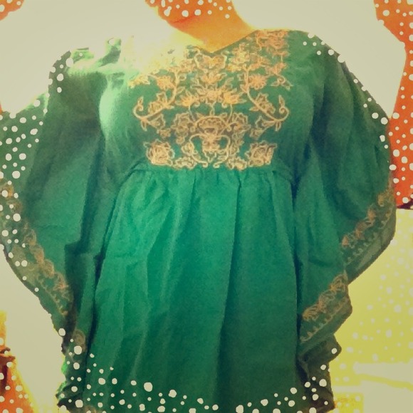 ⚠️Embellished turquoise top