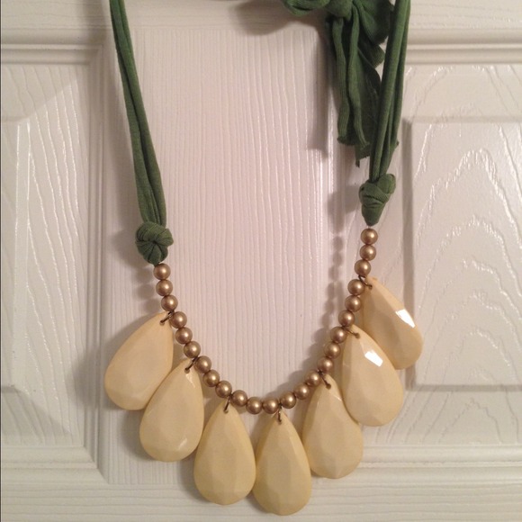 Brand new olive/cream t shirt necklace