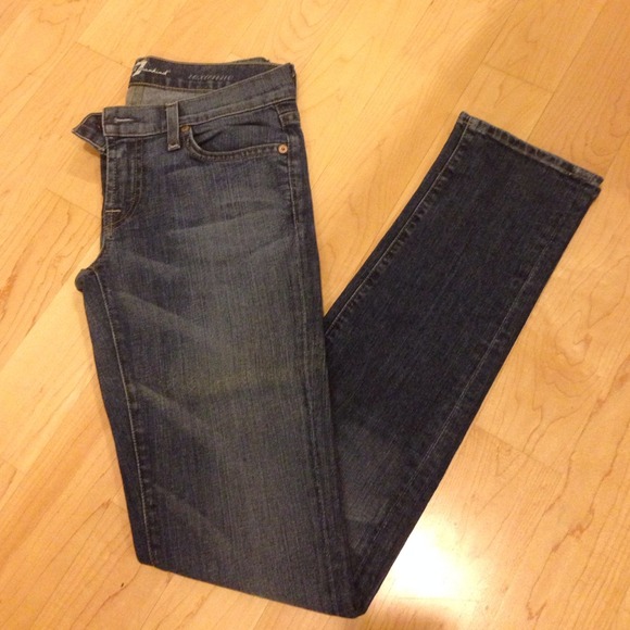 🌟REDUCED🌟 7 for All Mankind skinny jeans