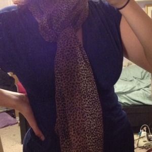 Traded! Silk leopard print scarf and eye shadow