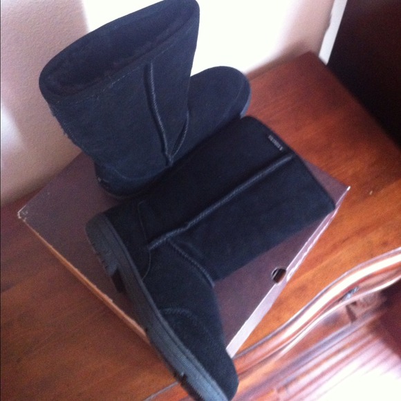 Black BOOTS💖BEARPAW💖 SOLD - Picture 2 of 4