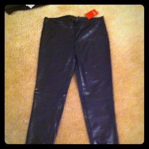 Black BRAND NEW Guess Leather Legging