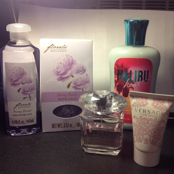 TRADED!Relaxing smells bundle; lotions, perfumes