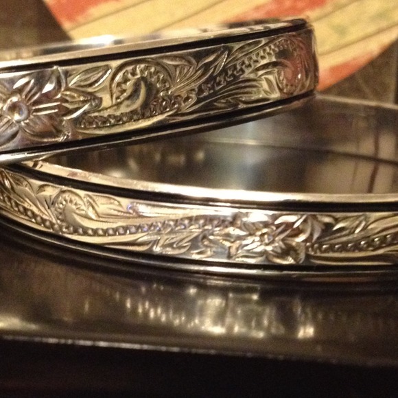 🚫SOLD🚫 bangles - Picture 4 of 4
