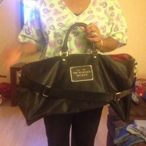 🚨Large  Victoria Secret travel bag👜