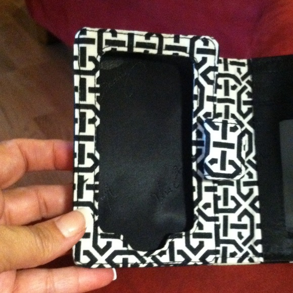 Vera Bradley Wristlet - Picture 2 of 4