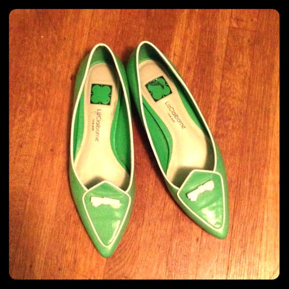 SOLD! Cute green white trimmed Liz Claiborne flats - Picture 1 of 3