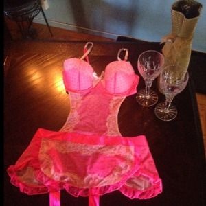 Victoria's Secret lace lingerie :: PRICE FIRM