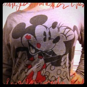 ⚠️Adorable Disney Long-sleeved Crop top
