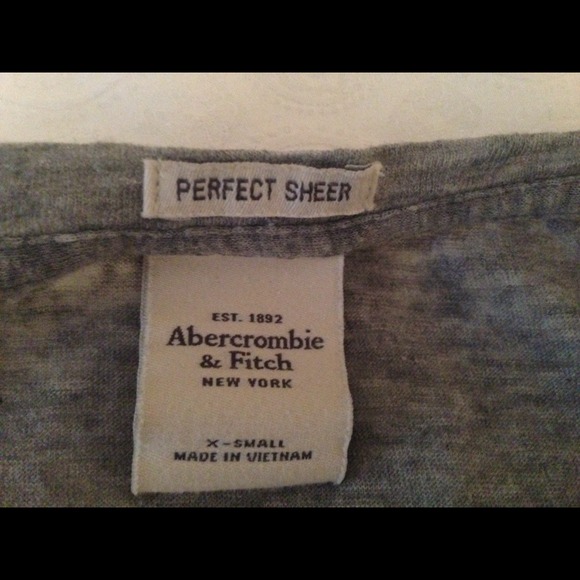 🌸Abercrombie tshirt - Picture 4 of 4