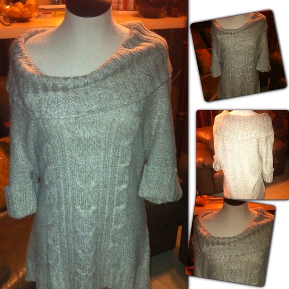 A must-have-moto Cowlneck  Sweater