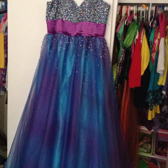 Plus size Evening gown size 18